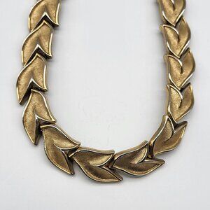 Stunning Trifari MCM Gold Plated Necklace Elegant Adjustable Regal